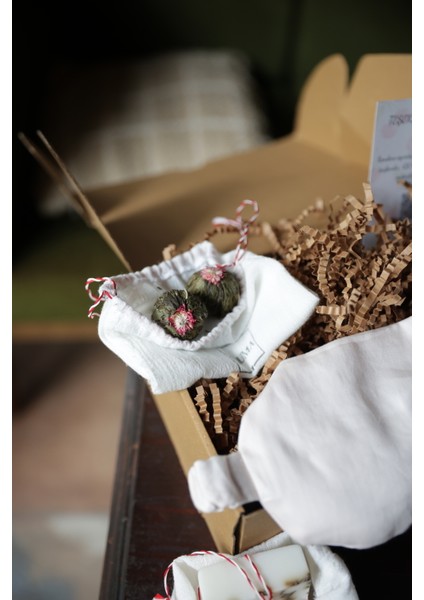 Luma Touch Hardal Tohumlu Lavantalı Göz Maskesi, Doğal Mum, Blossom Tea & Meditasyon Seti