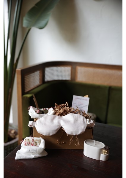 Luma Touch Hardal Tohumlu Lavantalı Göz Maskesi, Doğal Mum, Blossom Tea & Meditasyon Seti fiyatları