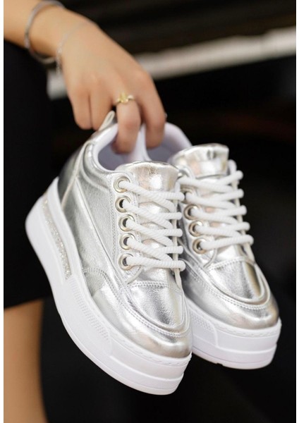 Lulu Gümüş Rugan Bağcıklı Spor Ayakkabı - Lisinya