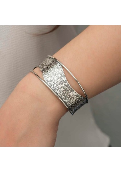 Gümüş Eskitme Desenli Bayan Bilezik modelleri