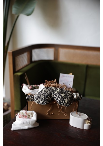 Luma Touch Kiraz-Vişne Çekirdekli Lavantalı Göz Maskesi, Doğal Mum, Blossom Tea & Meditasyon Seti fiyatları