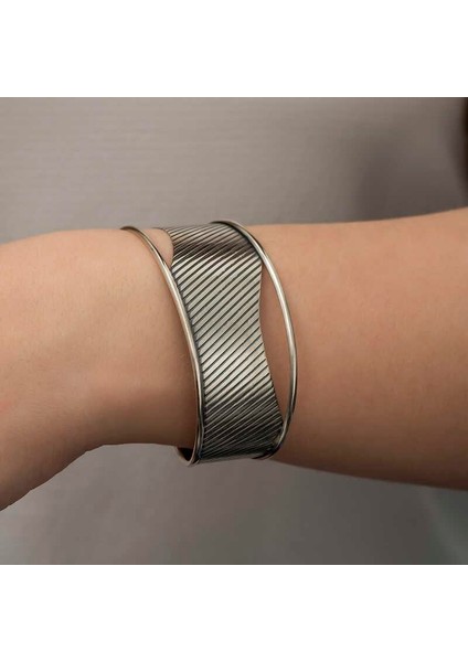 Gümüş Eskitme Desenli Bayan Bilezik modelleri