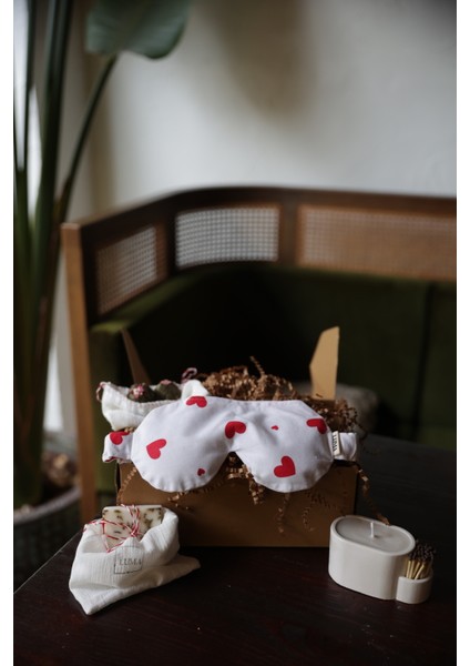 Luma Touch Hardal Tohumlu Lavantalı Göz Maskesi, Doğal Mum, Blossom Tea & Meditasyon Seti modelleri