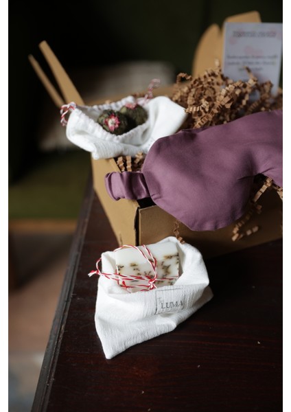 Luma Touch Lavanta Dolgulu Göz Maskesi, Doğal Mum, Blossom Tea & Meditasyon Seti fırsatları