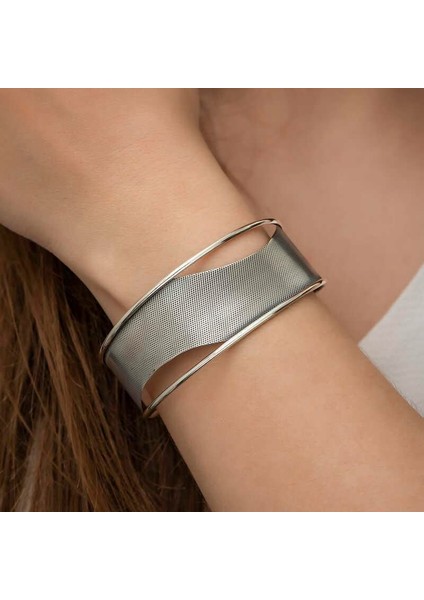 Gümüş Eskitme Desenli Bayan Bilezik indirimleri