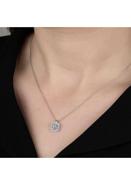 Kristal Taşlı Gümüş Tektaş Bayan Kolye
