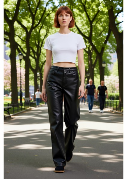 Kadın Parlak Kaplama Geniş Paça Pantolon Fonksiyonel Dayanıklı Kaliteli Konforlu Estetik Şık modelleri