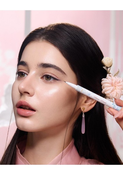 Butterfly Cloud Collar Sıvı Eyeliner fiyatları