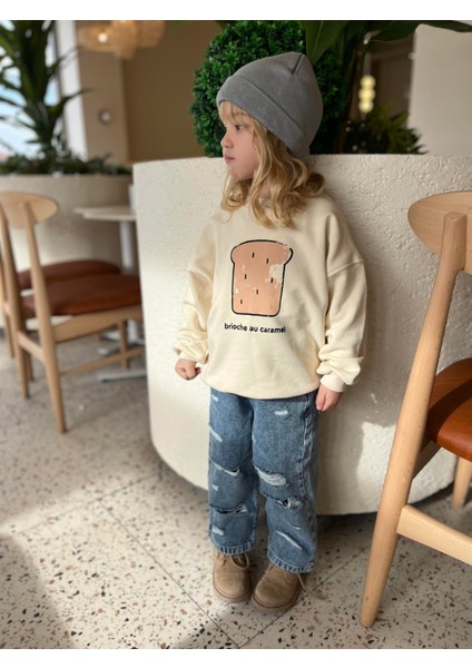 Kız Çocuk Pamuklu Krem Baskılı Sweatshirt ve Yırtık Detaylı Denim Pantolon Takım indirimleri