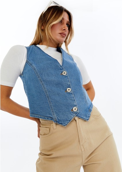 Kadın Denim Yelek – Şık Düğmeli Jean Yelek, Günlük ve Casual Kombin