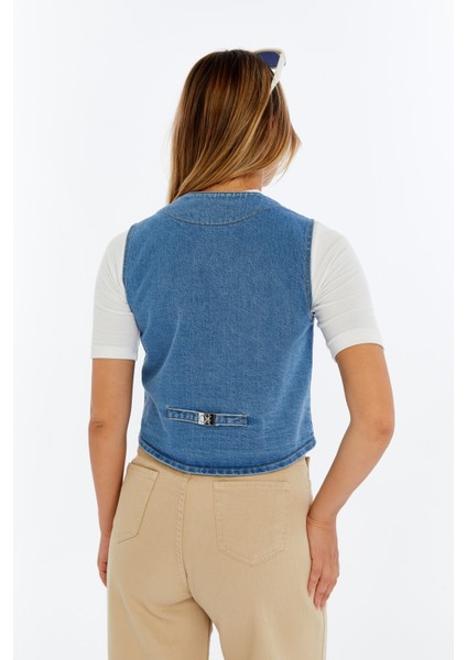 Kadın Denim Yelek – Şık Düğmeli Jean Yelek, Günlük ve Casual Kombin