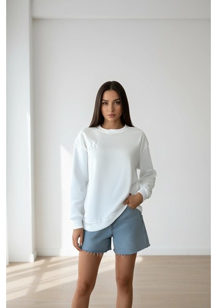 Fiyonk Nakışlı Üç Ip Kadın Sweatshirt