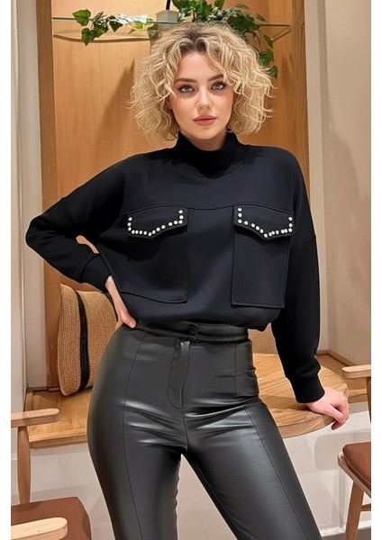 Cepli ve Inci Işlemeli Şık Kadın Sweatshirt