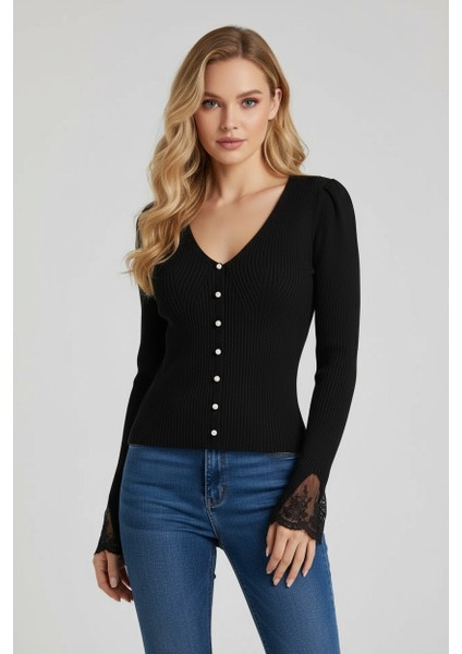 Kolları Dantel Detay Inci Düğmeli Triko Bluz fiyatları