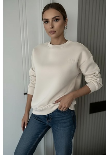 Kalp Nakışlı Üç Ip Kadın Sweasthirt