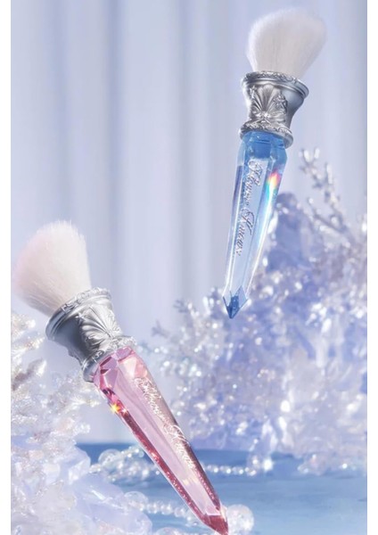 Shell’s Kristal Mavi Jewel Açılı Allık Fırçası fiyatları