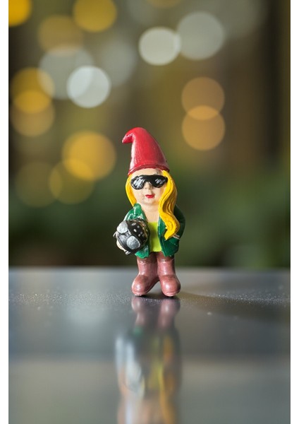 Dekoratif Biblo, Gözlüklü Motosikletli Kız Heykeli, Ev Ofis Dekorasyonu, 12X6 cm Hediye Seçeneği indirimleri