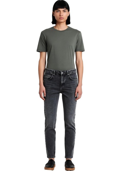 Kadın Için Koyu Denim Kot Pantolon Rahat Kesim Fonksiyonel Dayanıklı Kaliteli Konforlu Şık fırsatları