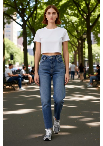 Kadın Açık Yüksek Bel Mom Jean Pantolon Fonksiyonel Dayanıklı Kaliteli Konforlu Estetik Şık modelleri