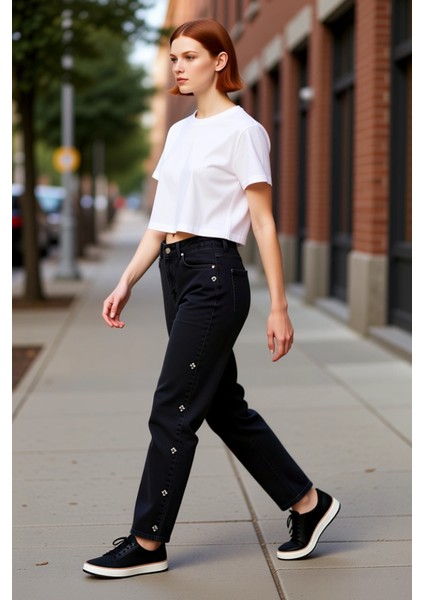 Kadın Taş Detaylı Yüksek Bel Mom Jean Pantolon Fonksiyonel Dayanıklı Kaliteli Konforlu Şık