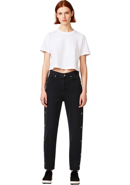 Kadın Taş Detaylı Yüksek Bel Mom Jean Pantolon Fonksiyonel Dayanıklı Kaliteli Konforlu Şık fırsatları