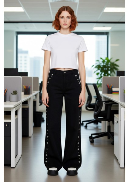 Kadın Geniş Paça Taş Detaylı Denim Pantolon Fonksiyonel Dayanıklı Kaliteli Konforlu Modern fiyatları