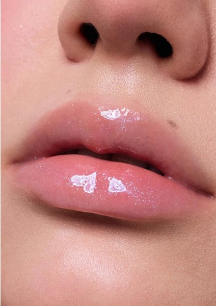 Yoğun Işıltı ve Derin Nemli Dudak Parlatıcısı 4,8 ml indirimleri