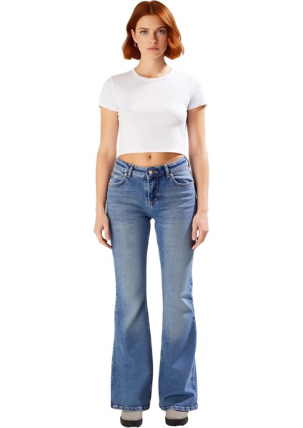 Kadın Flare Kesim Esnek Denim Pantolon Fonksiyonel Dayanıklı Kaliteli Konforlu Estetik Şık