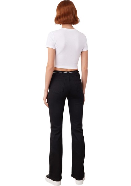 Yüksek Bel Trok Detaylı Flare Jean Kadın Fonksiyonel Dayanıklı Kaliteli Konforlu Estetik Şık indirimleri