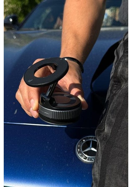 Araba Için Güçlü Vakumlu ve Mıknatıslı 360° Döner Cep Telefonu Tutacağı fırsatları