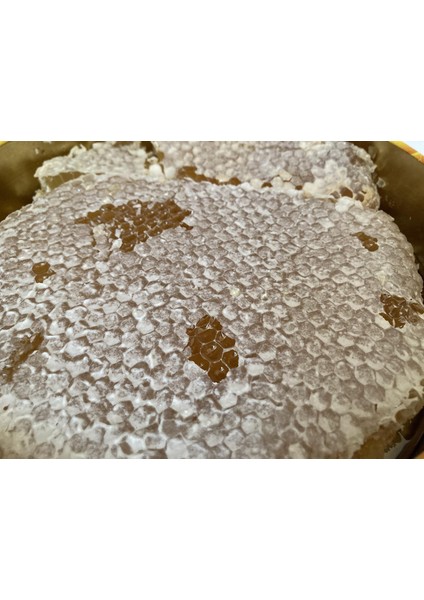 Siirt Pervari Kara Kovan Balı (Yeni Sezon 2025-2026)(AĞIRLIKLAR Nettir) 1,000 kg indirimleri