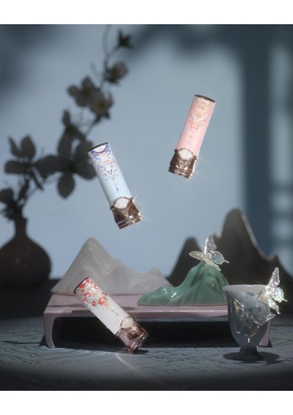 Butterfly Cloud Collar Parlak Nemlendirici Ruj fırsatları