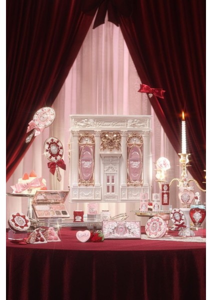 Strawberry Cupid 36 Parçalı Lüks Hediye Seti