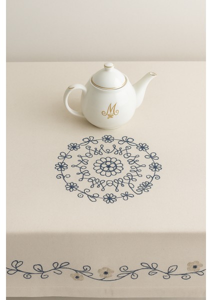 Buldan Gri Süzeni Nakış Işlemeli Masa Örtüsü