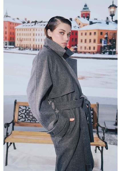 Afra x DeFacto Kuşaklı Cepli Uzun Kaşe Kaban F2790AX25WN fiyatları