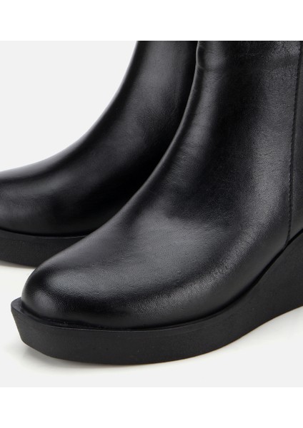 01BOH315790A100 KADIN Deri Siyah Hafif Dolgu Bilekte Topuklu Bot modelleri