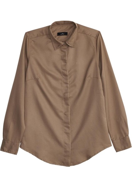 Kadın Slim Fit Dar Kesim Vucüda Oturan Uzun Kollu Gizli Düğme Detaylı Koyu Vizon Basic Gömlek