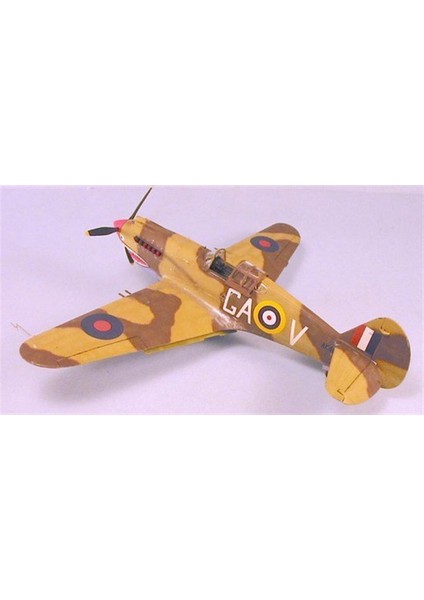 02807 1/48 Ölçek, Curtiss P-40B Warhawk Savaş Uçağı Plastik Model Kiti