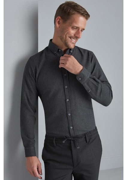 Erkek Siyah Dynamic Fit Düğmeli Yaka Gömlek