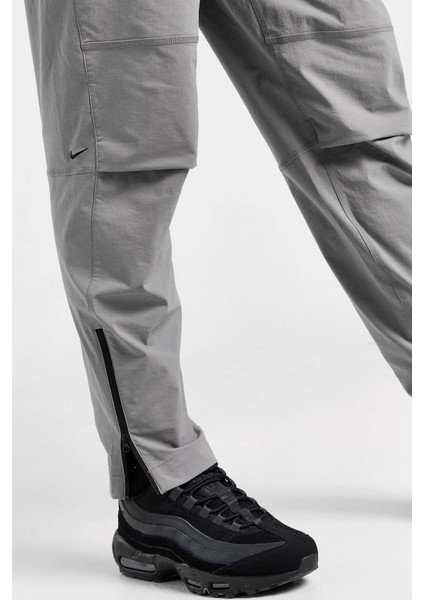 Sportswear Tech Woven Open-Hem Trousers Erkek Dokuma Eşofman Altı Gri indirimleri