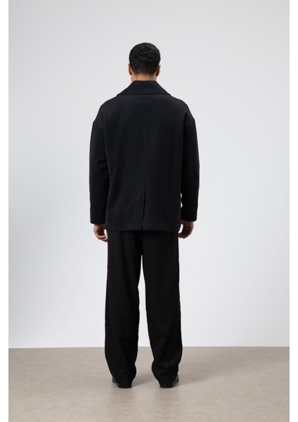 Oversize Kruvaze Kısa Kaşe Ceket Siyah fırsatları