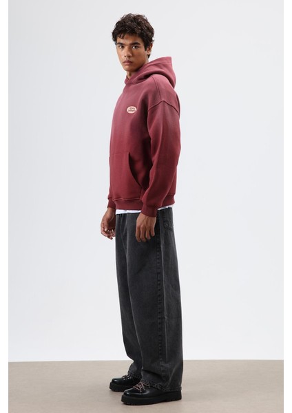 Oversize Baskılı Kapüşonlu Sweatshirt Bordo fiyatları