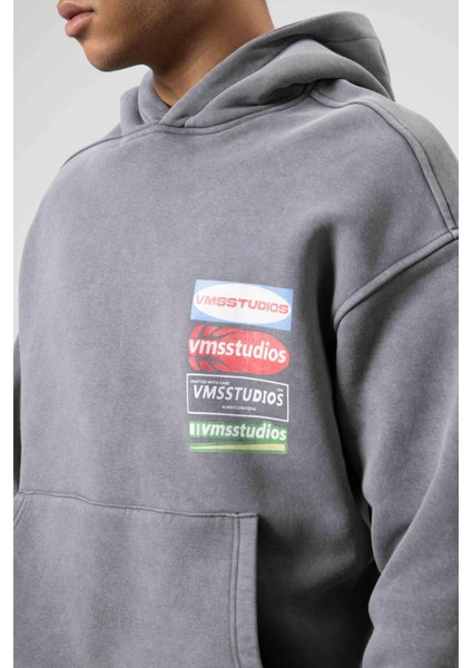 Oversize Yıkamalı Baskılı Kapüşonlu Sweatshirt Füme fırsatları