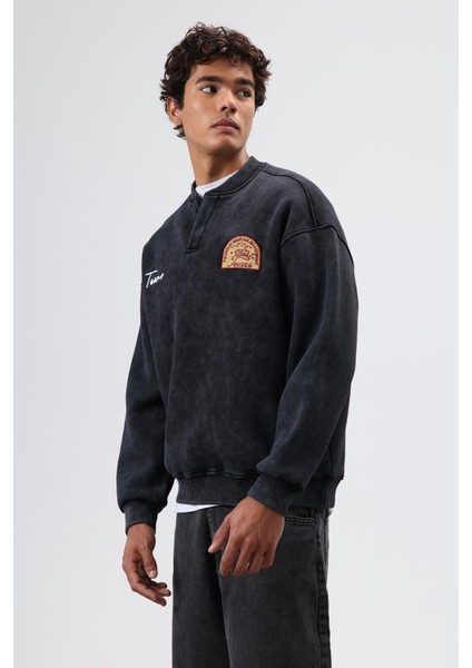 Oversize Bisiklet Yaka Baskılı Sweatshirt Siyah fırsatları