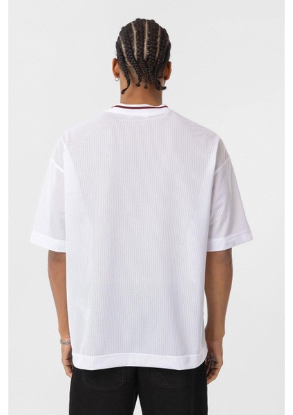 Oversize V Yaka Forma Tişört Beyaz fırsatları