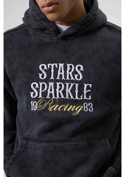 Oversize Nakış Baskılıkapüşonlu Sweatshirt Siyah fırsatları