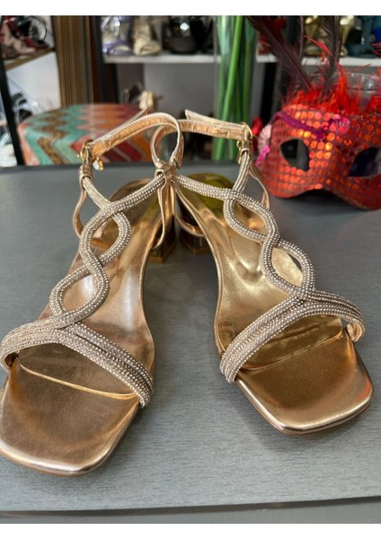 Çift Banlı Ayak Üstü Sonsuzluk Model Gold Rose Kısa Topuk Yazlık ve Abiye Simli Şık Kadın Ayakkabı