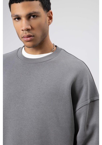 Boxy Fit Basic Sweatshirt Füme modelleri