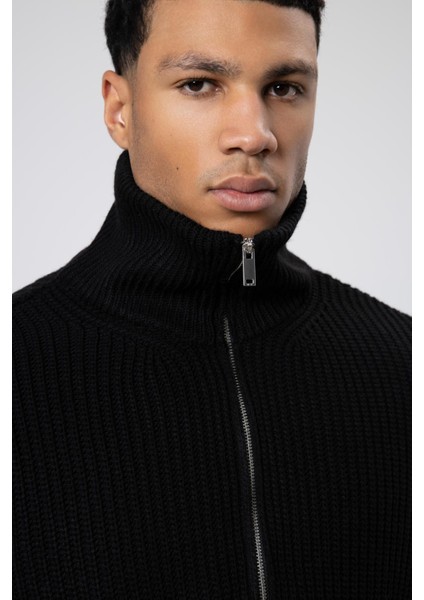 Oversize Fermuarlı Triko Hırka Siyah fırsatları