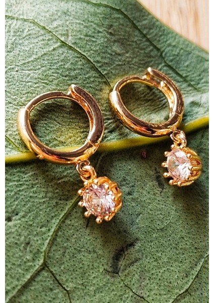 Gold Renk Lüks Gösterişli Figürlü Küpe modelleri